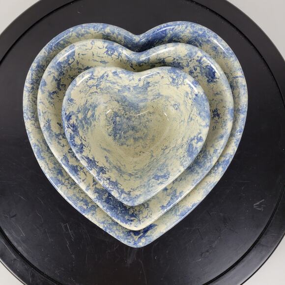Vintage 3 pcs Set Heart Shaped Nesting Bowls White Blue Sponge Paint Pottery Art - Picture 2 of 16